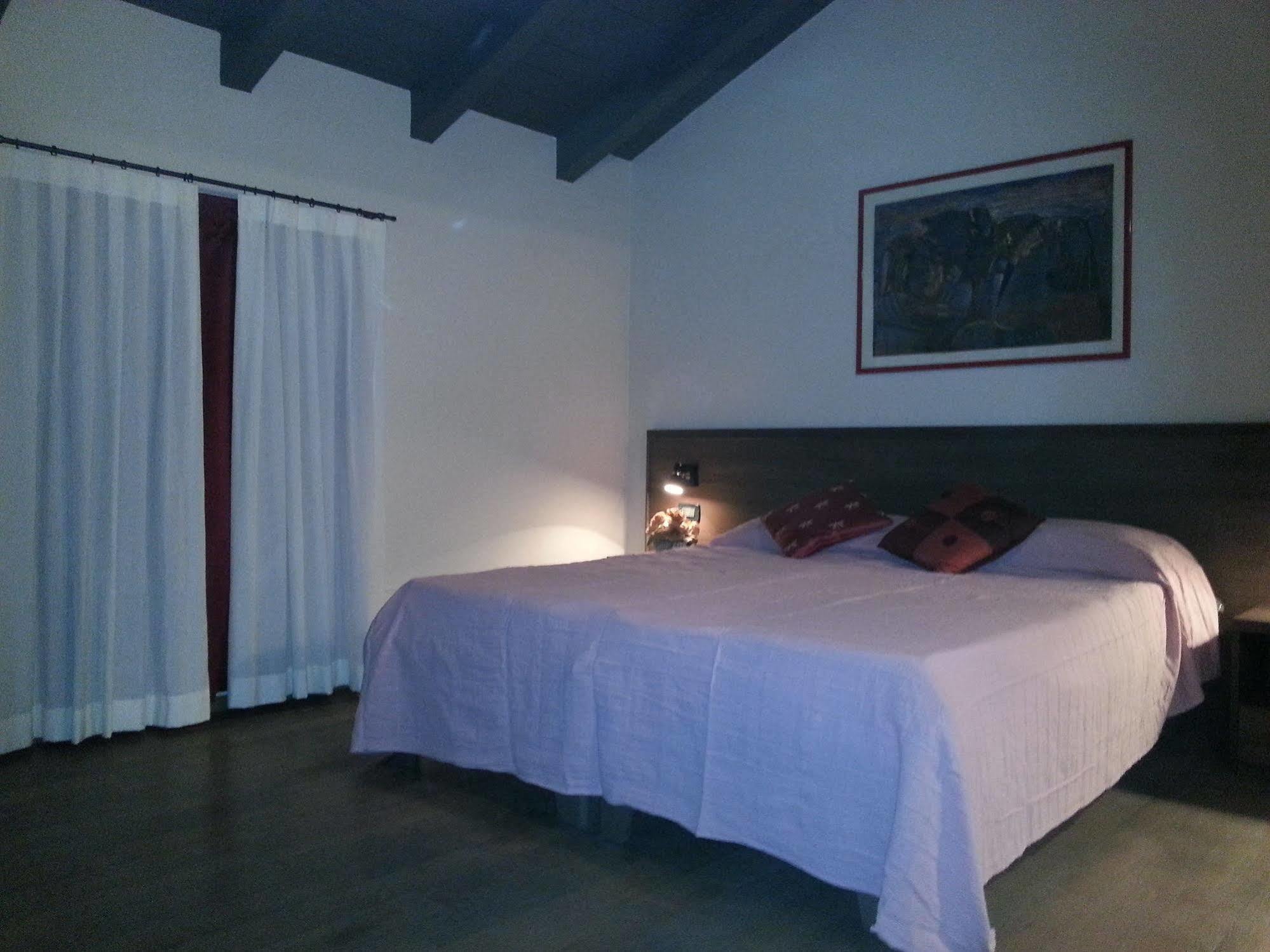 Hotel Hyknusa เรจโจเอมิเลีย ภายนอก รูปภาพ
